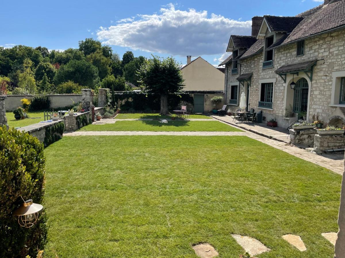 La Pierre Levee Leilighet Montigny-sur-Loing Eksteriør bilde